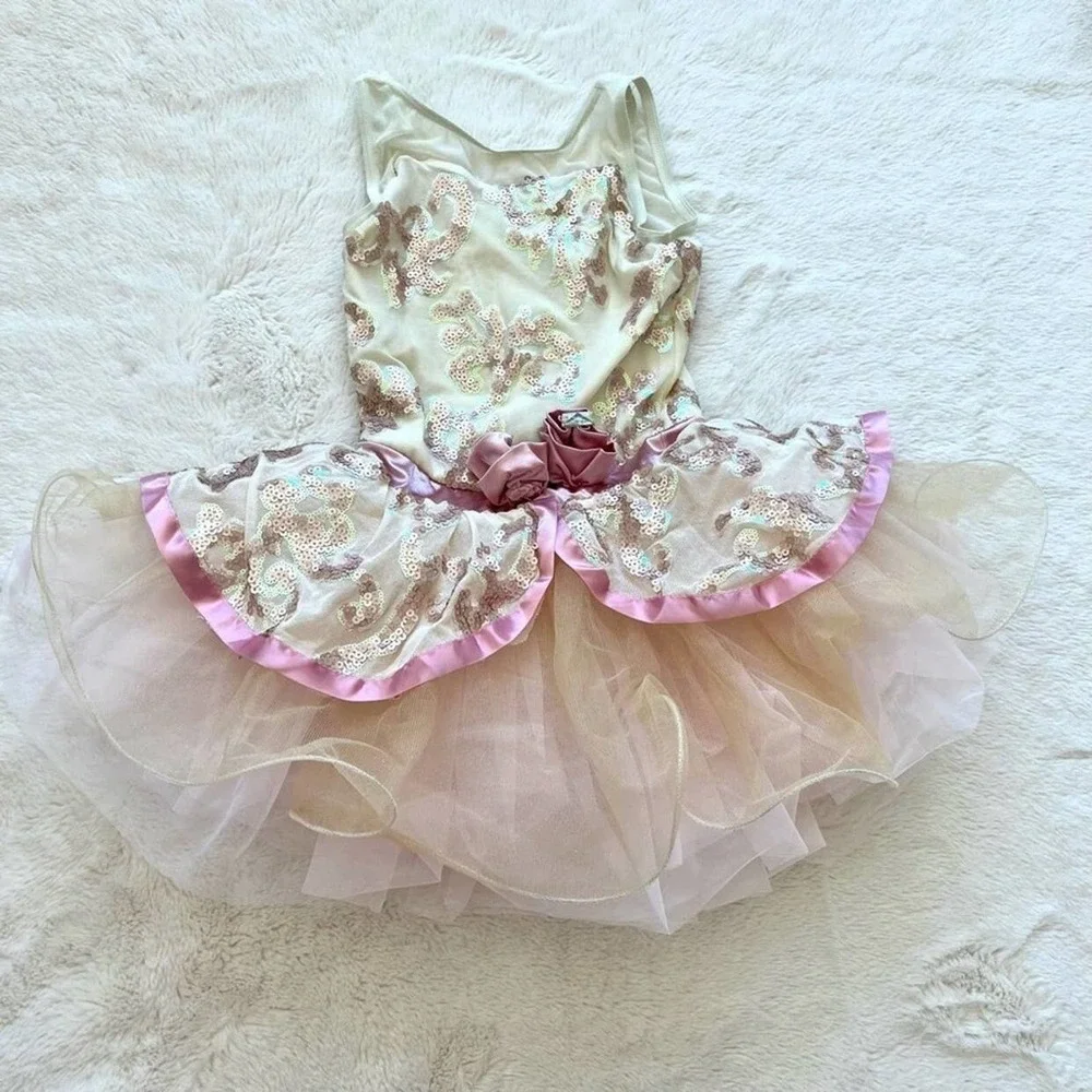 Dance costume for girls size 5-6 years